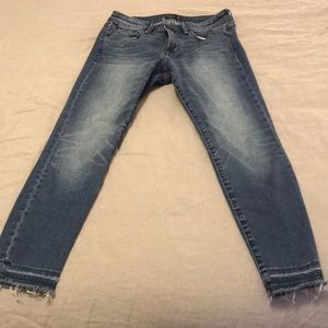 Distressed skinny cropped jeans